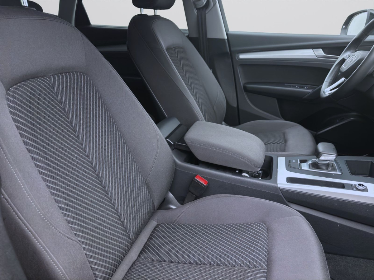 Thumb 16: Audi Q5 40 TFSI Q AHK NAVI+ SITZHZG PDC LED