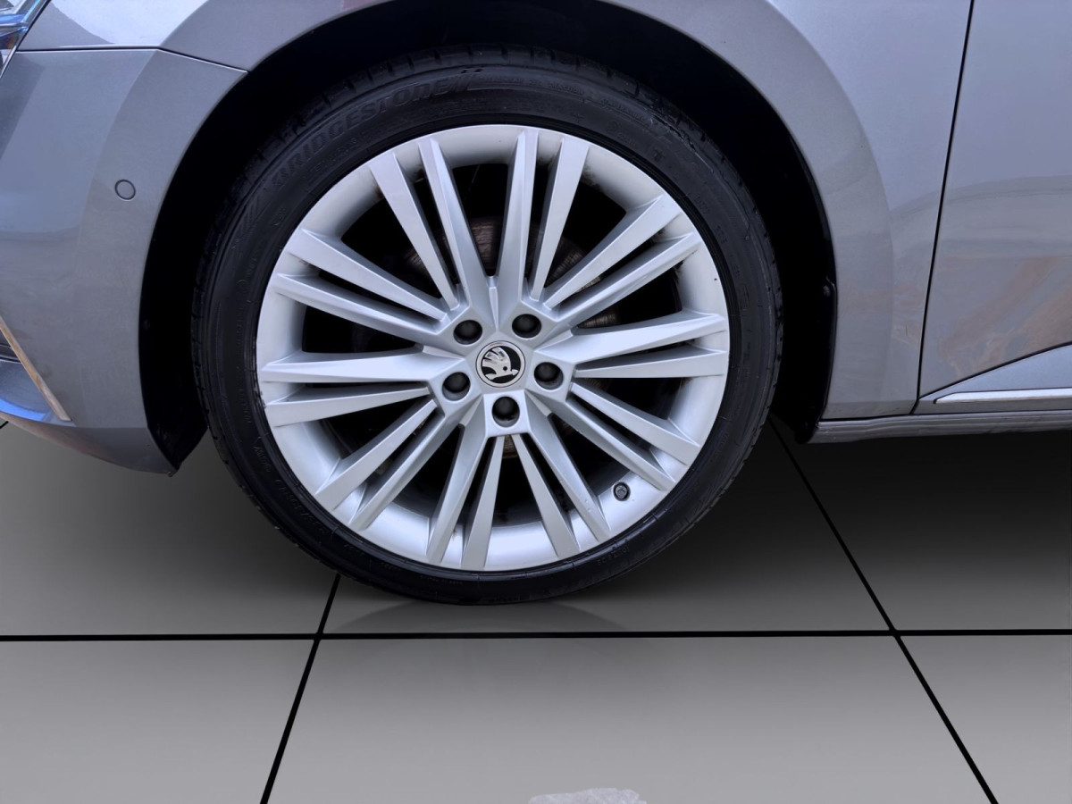 Thumb 8: Škoda Superb Combi 2.0 TDI DSG L&K NAVI KAMERA SITZHZG PDC