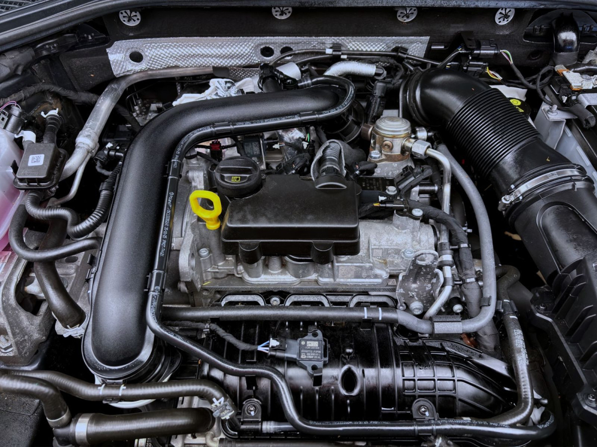 Thumb 18: Volkswagen T-Roc 1.0 TSI R-LINE KAMERA PDC SITZHZG LM19