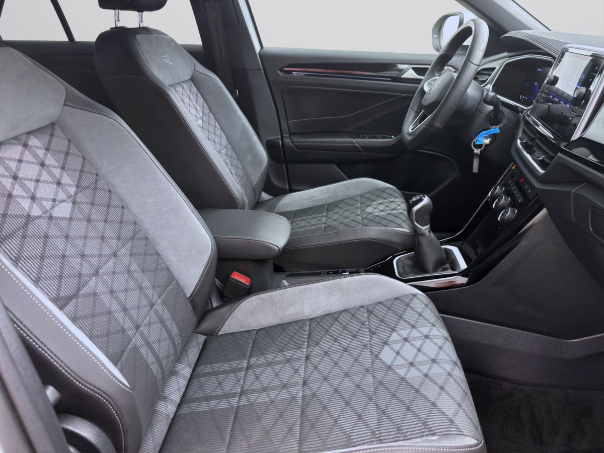 Thumb 16: Volkswagen T-Roc 1.0 TSI R-LINE PDC KAMERA LED KLIMA