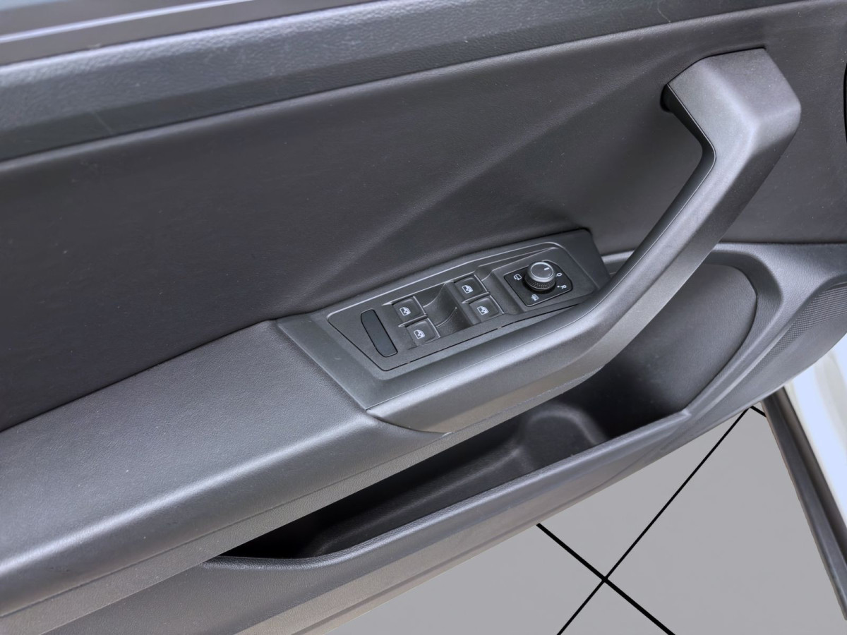 Thumb 10: Volkswagen T-Roc Cabriolet 1.5 TSI DSG R-LINE NAVI SITZHZG PDC KLIMA