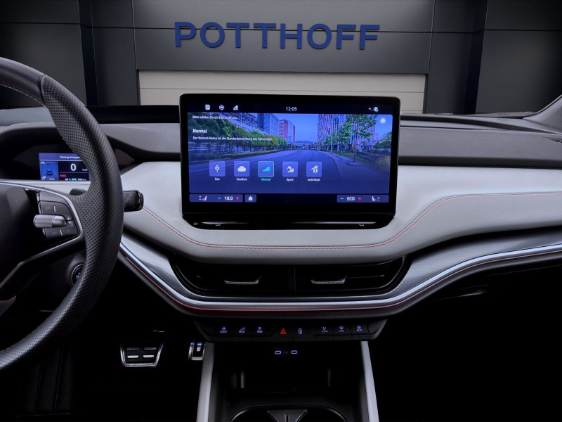 Bild 14: Škoda Elroq 85 LODGE AHK KAMERA SITZHZG MATRIX