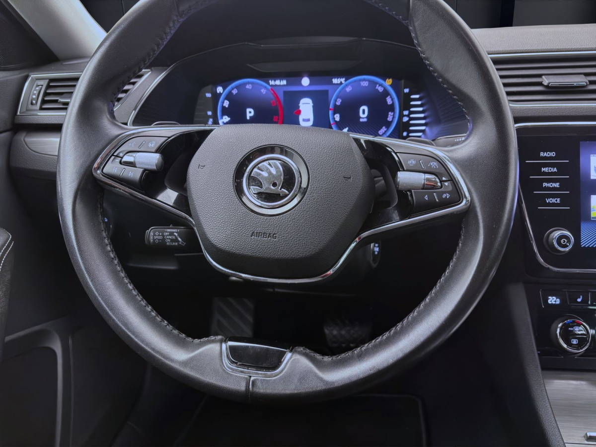 Thumb 12: Škoda Superb Combi 2.0 TDI DSG STYLE AHK KAMERA NAVI MATRIX