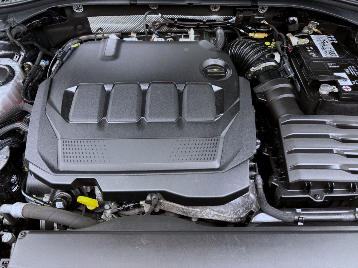 Thumb 18: Škoda Superb Combi 2.0 TDI DSG STYLE AHK KAMERA NAVI MATRIX