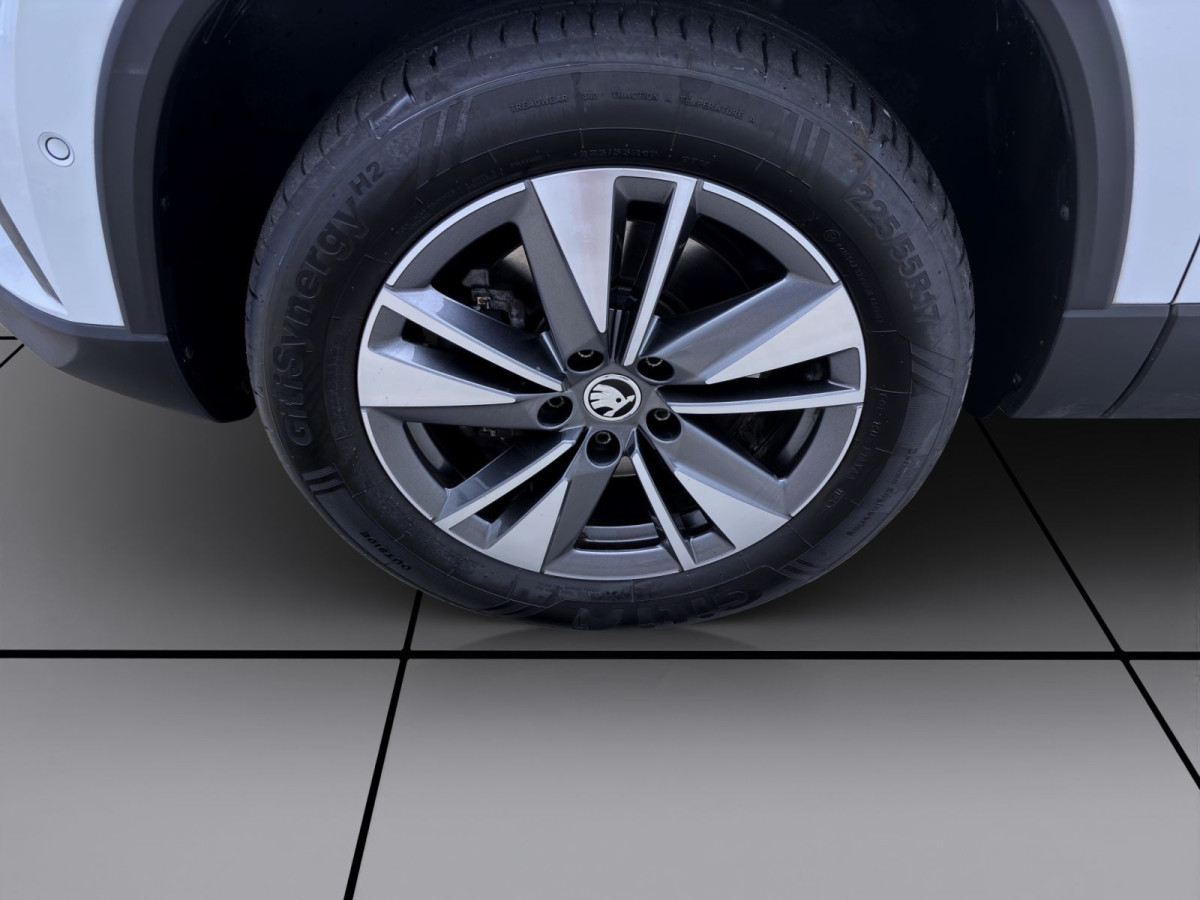Thumb 7: Škoda Karoq 2.0 TDI DSG 4x4 TOUR PANO AHK NAVI 360°
