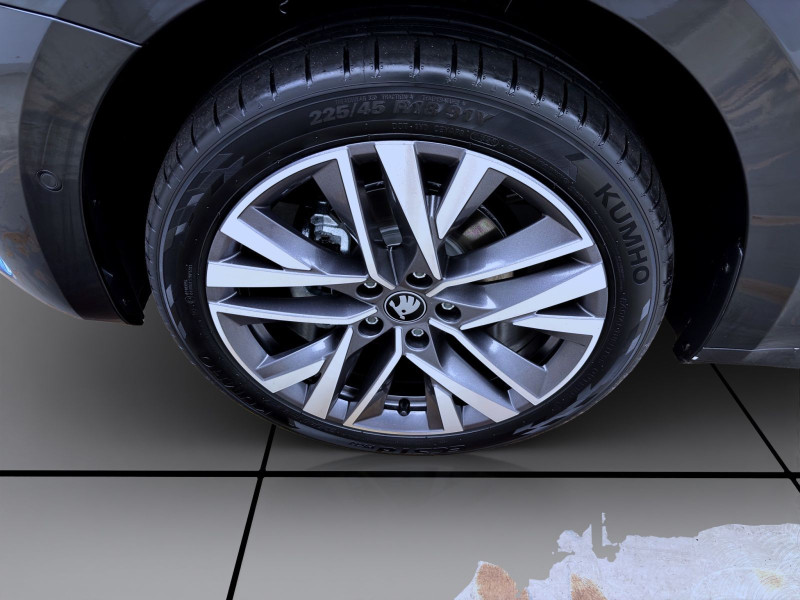Bild 8: Škoda OCTAVIA COMBI SELECTION AHK PANO STANDH NAV+ ASSISTENZ+ LICHT+ SICHT+