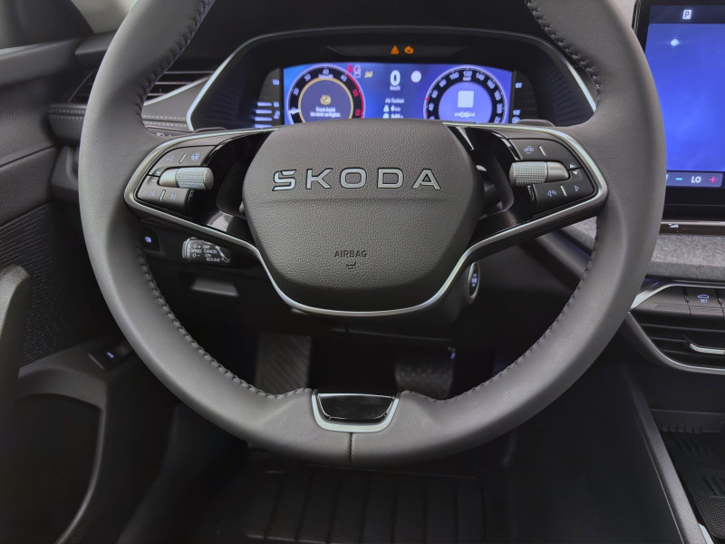 Bild 12: Škoda OCTAVIA COMBI SELECTION AHK PANO STANDH NAV+ ASSISTENZ+ LICHT+ SICHT+