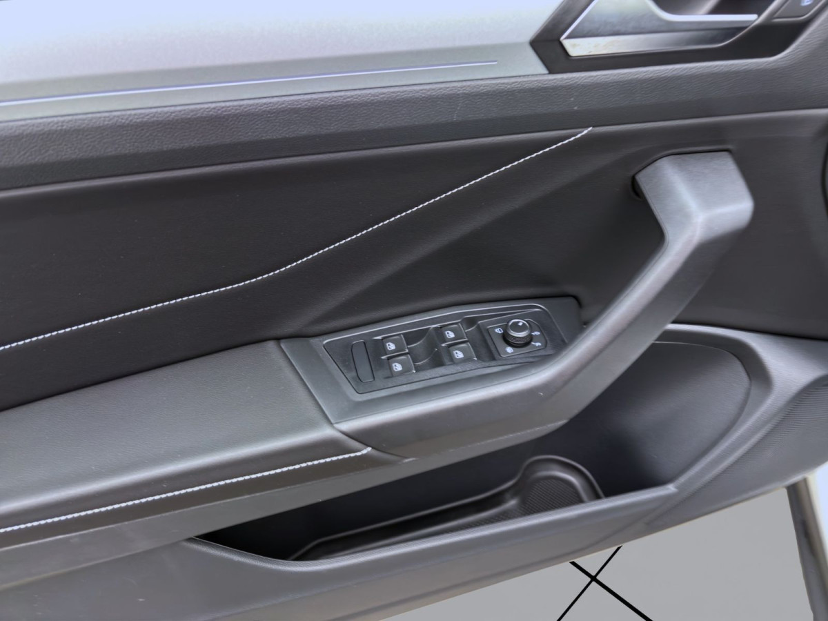 Thumb 10: Volkswagen T-Roc Cabriolet 1.5 TSI DSG ENERGY KAMERA PDC SITZHZG LED+