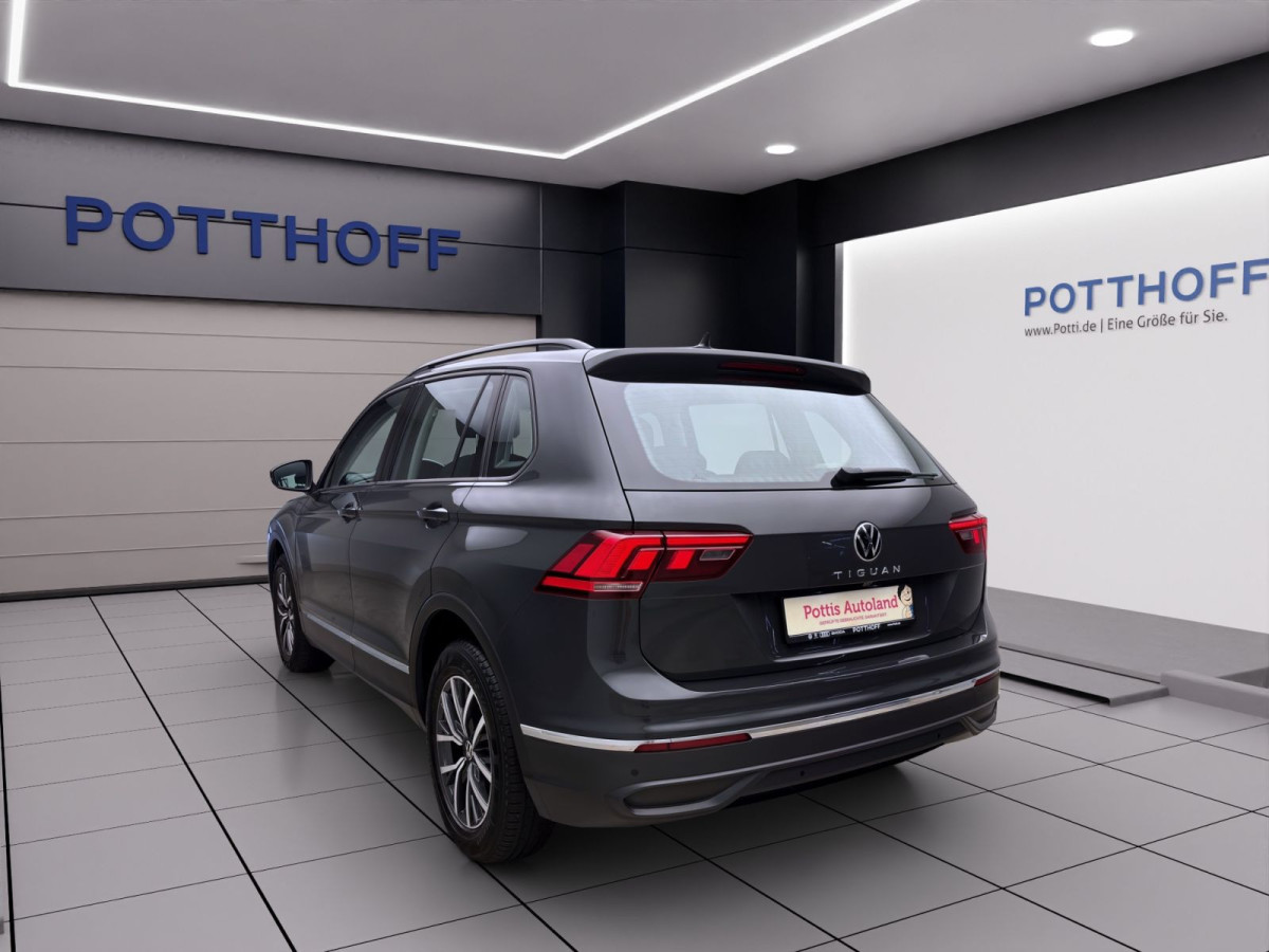 Thumb 2: Volkswagen Tiguan 2.0 TDI DSG LIFE AHK NAVI KAMERA PDC