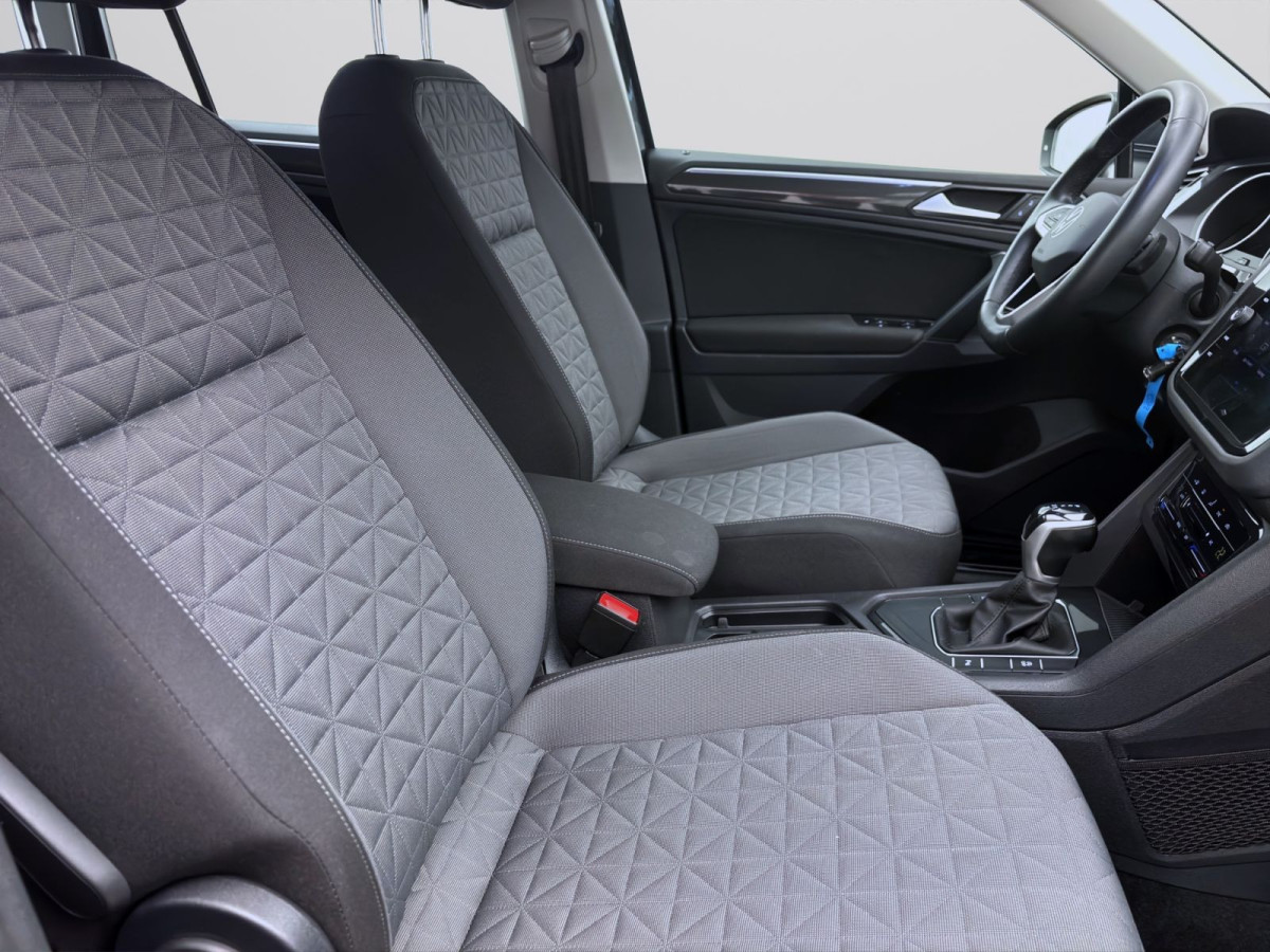 Thumb 16: Volkswagen Tiguan 2.0 TDI DSG LIFE AHK NAVI KAMERA PDC