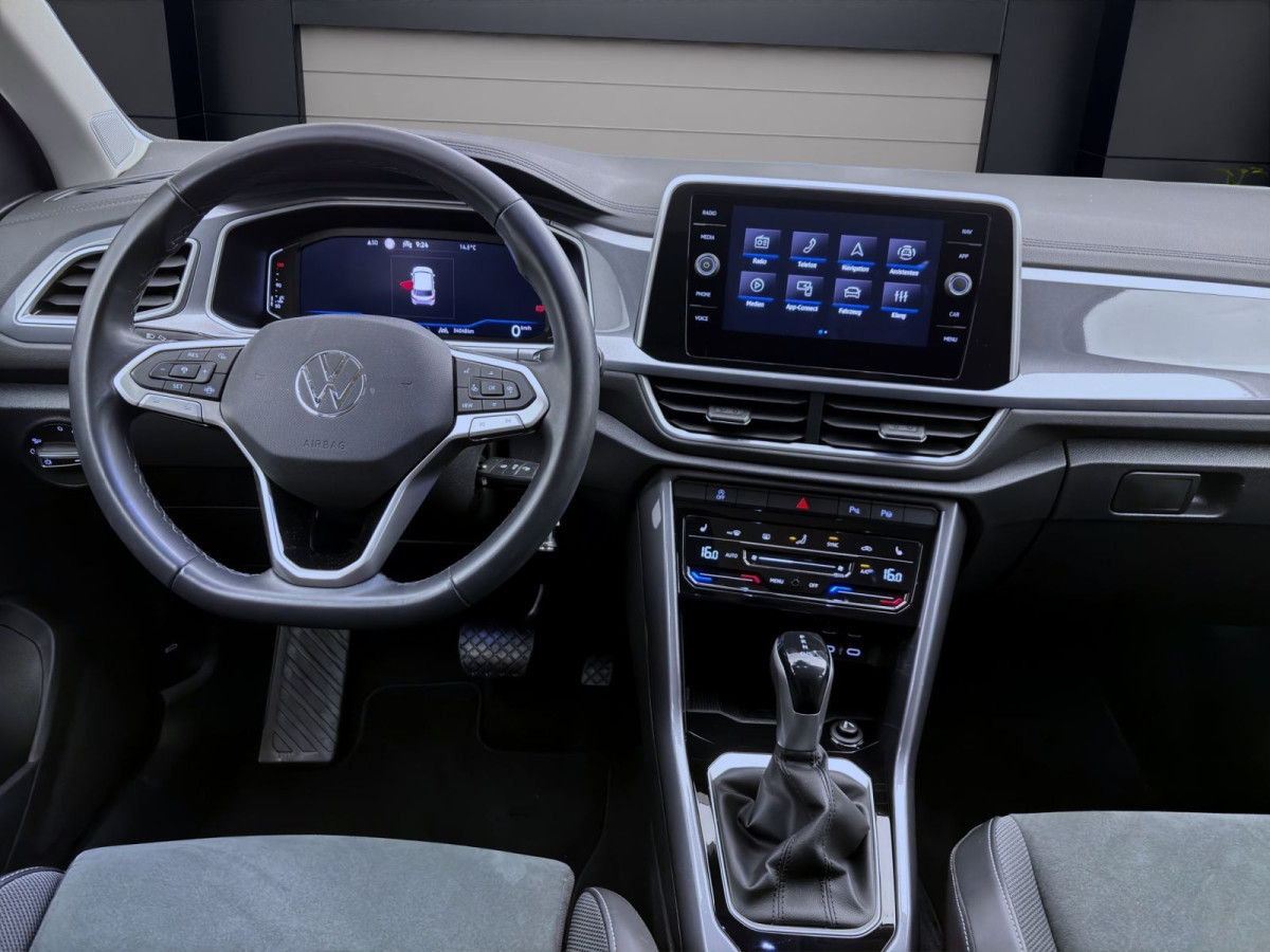 Thumb 13: Volkswagen T-Roc 1.5 TSI DSG STYLE AHK NAVI PDC LED+