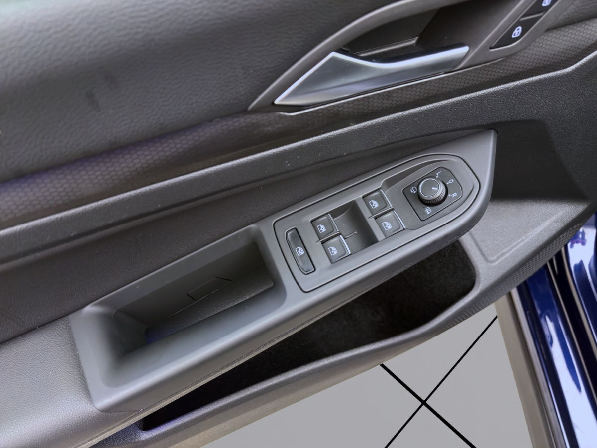 Thumb 10: Volkswagen Golf GTD STDHZG PANO IQ.LIGHT NAVI DCC HuD