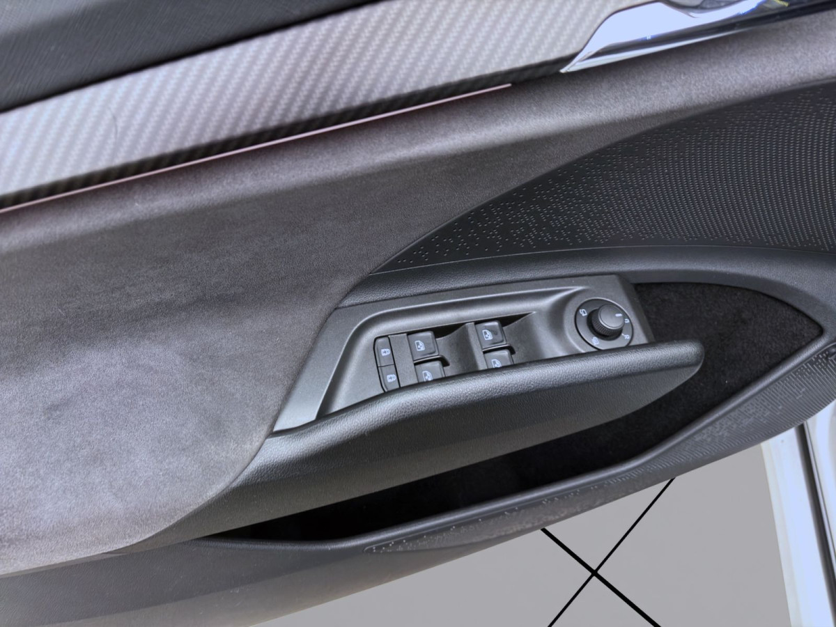Thumb 10: Škoda Enyaq Coupé RS LOUNGE NAVI CANTON HuD PDC SITZHZG