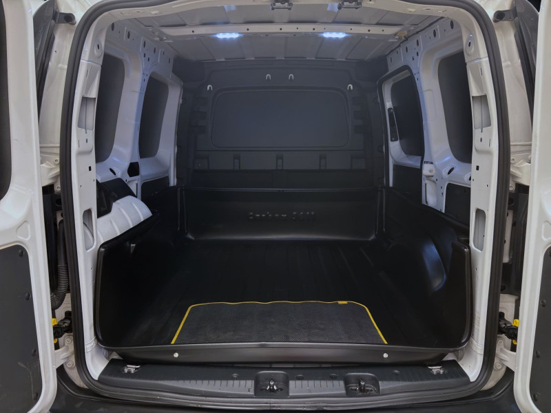 Bild 3: Volkswagen Caddy Cargo 2.0 TDI SITZHZG PDC GRA DAB+