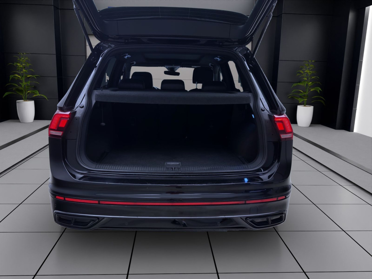 Thumb 4: Volkswagen Tiguan 2.0TDI DSG 4M R-LINE BLACK STYLE MATRIX PANO AHK