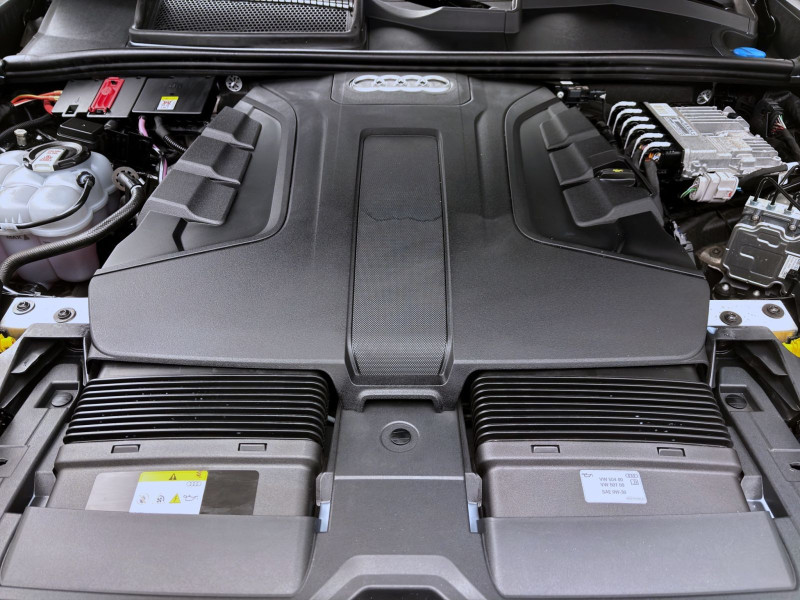 Bild 18: Audi Q8 50 TDI Q S LINE STDHZG HD-MATRIX AHK PANO B&O