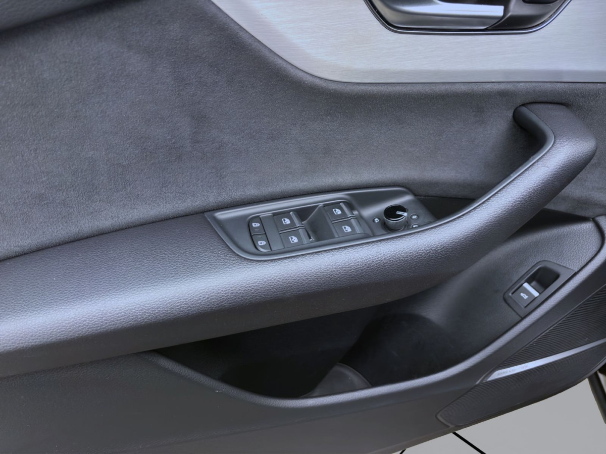 Thumb 10: Audi Q8 50 TDI Q S LINE STDHZG HD-MATRIX AHK PANO B&O
