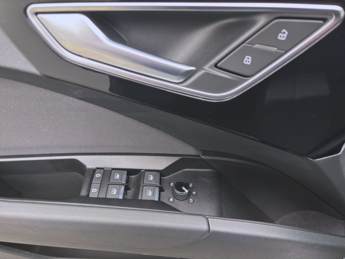 Thumb 10: Audi Q4 e-tron 40 PANO AHK NAVI KAMERA LED SITZHZG