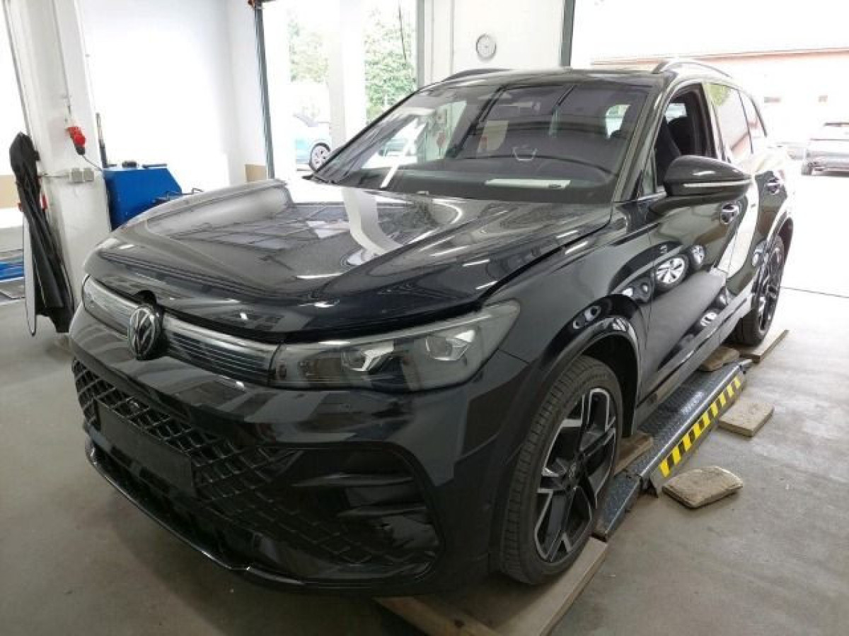 Thumb 1: Volkswagen Tiguan 2.0 TDI DSG 4M R-LINE STDHZG PANO AHK NAVI