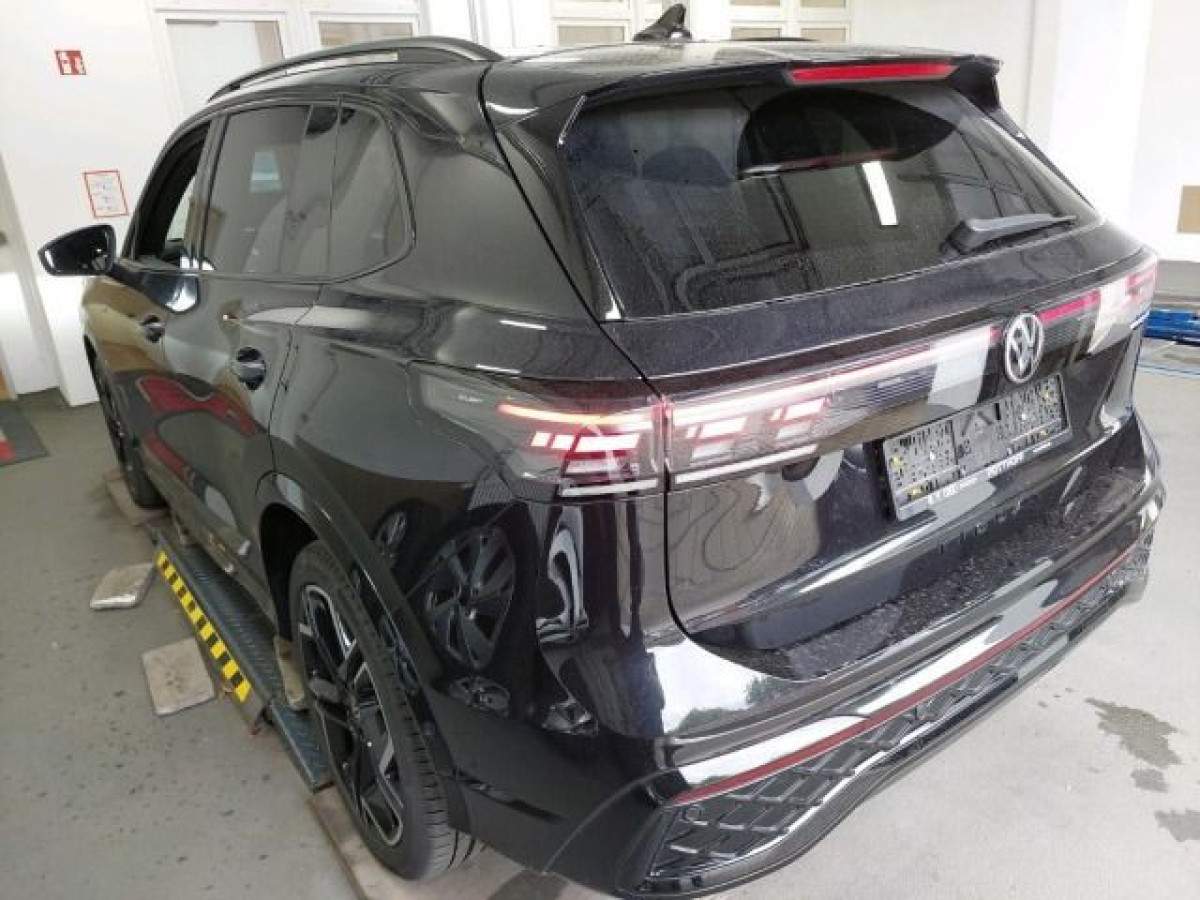 Thumb 2: Volkswagen Tiguan 2.0 TDI DSG 4M R-LINE STDHZG PANO AHK NAVI