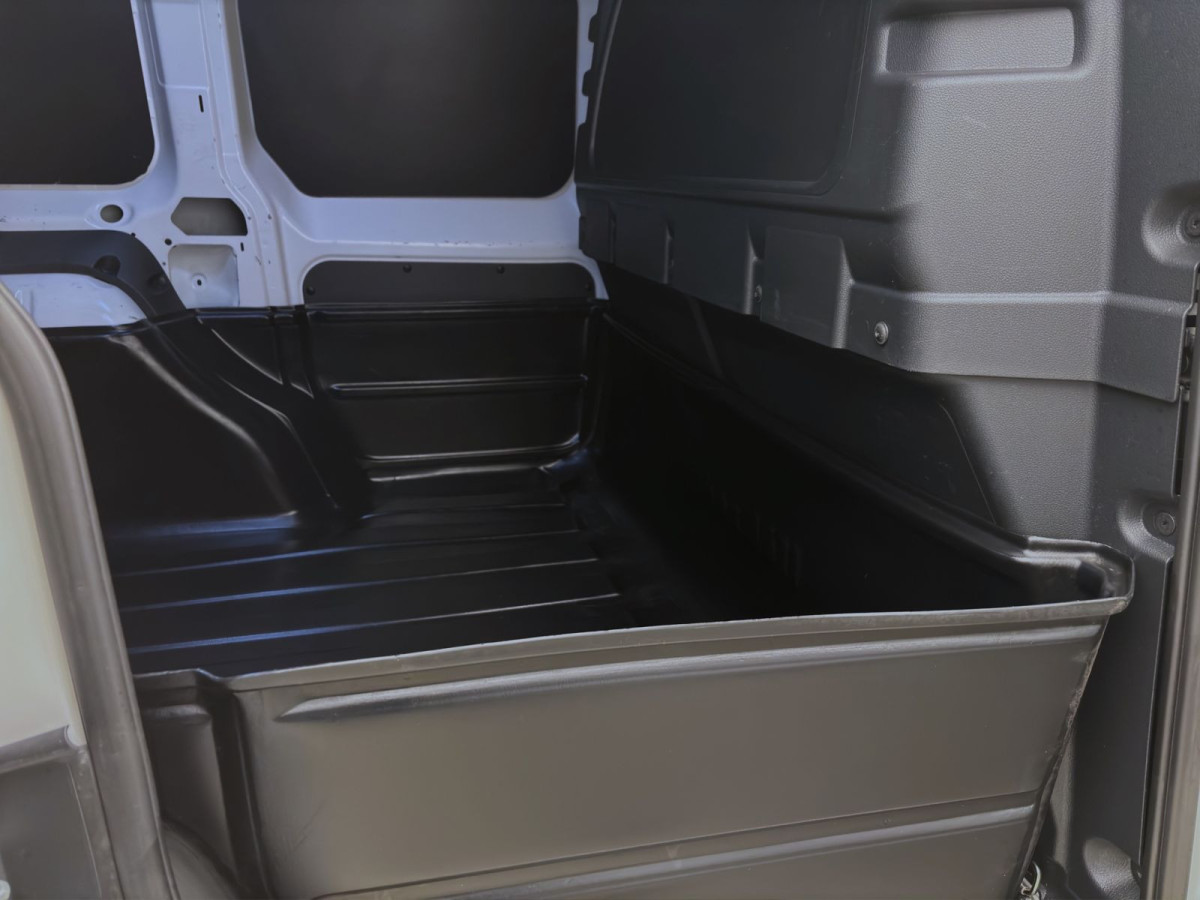 Thumb 17: Volkswagen Caddy Cargo 2.0 TDI SITZHZG PDC GRA DAB+