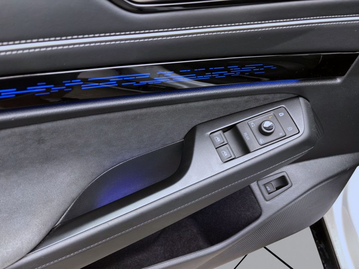 Thumb 9: Volkswagen ID.7 PRO PANO AHK IQ.LIGHT NAVI DCC
