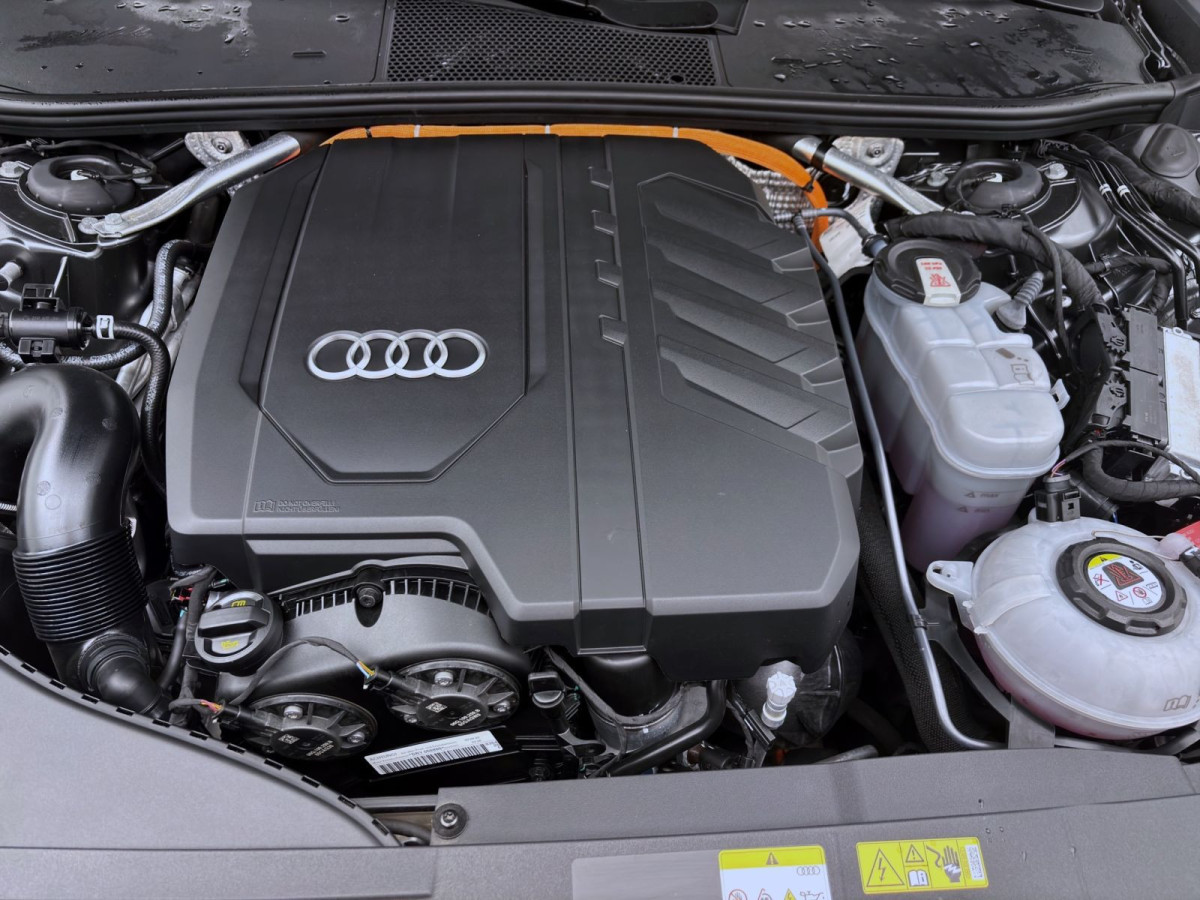 Thumb 18: Audi A6 Avant 55 TFSIe Q SPORT PANO AHK HD-MATRIX NAVI B&O