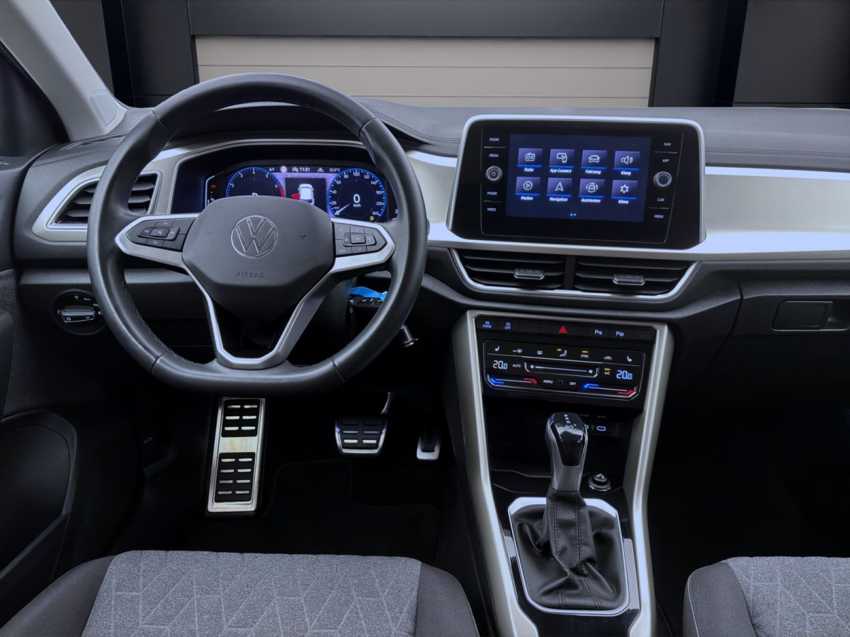 Thumb 13: Volkswagen T-Roc 1.5 TSI DSG MOVE AHK NAVI KAMERA SITZHZG