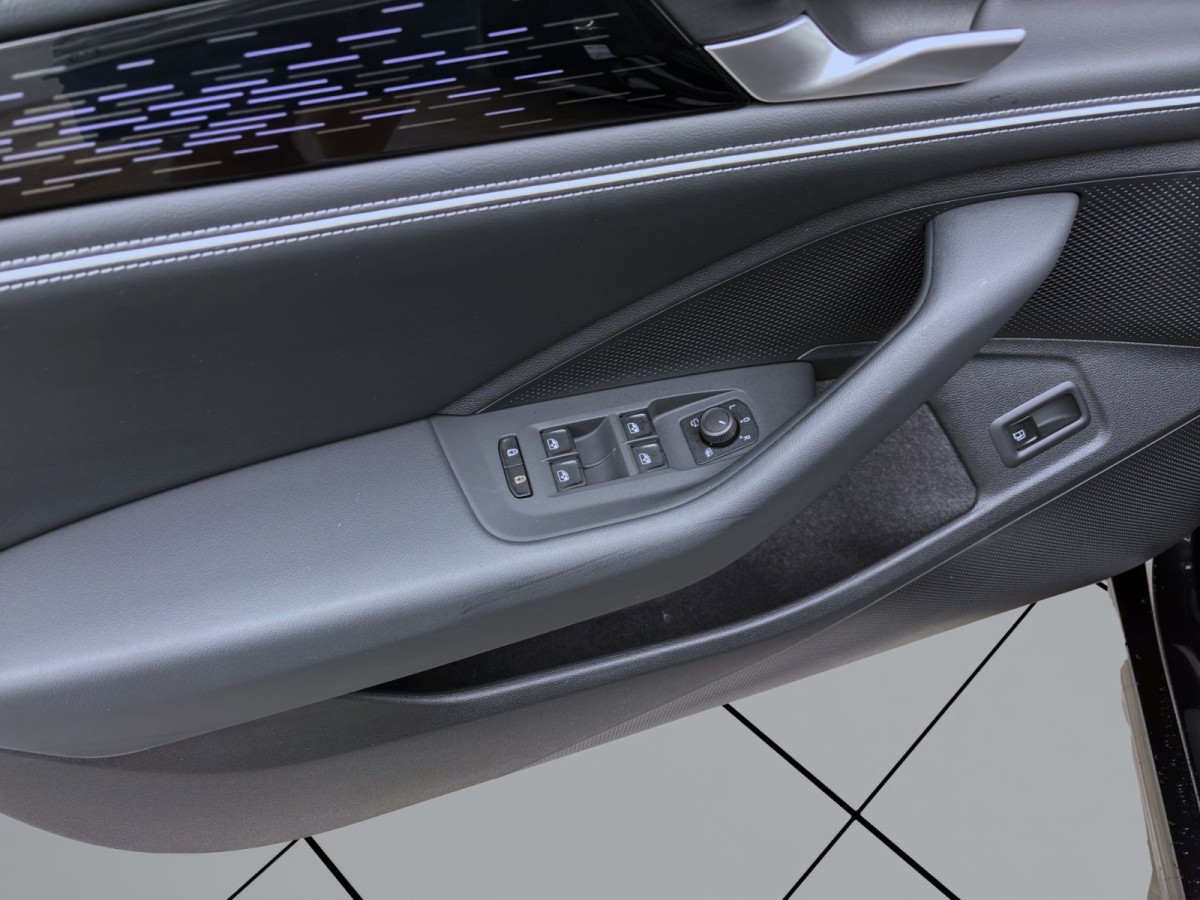 Thumb 10: Volkswagen Passat Variant 1.5 TSI eHybrid BUSINESS NAVI HuD AHK ACC DCC