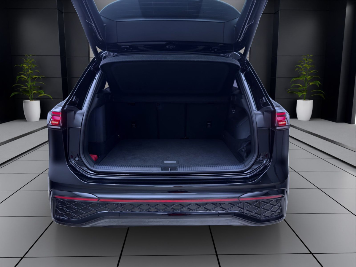 Thumb 4: Volkswagen Tiguan 1.5 TSI eHybrid DSG R-LINE AHK NAVI HuD KAMERA DCC