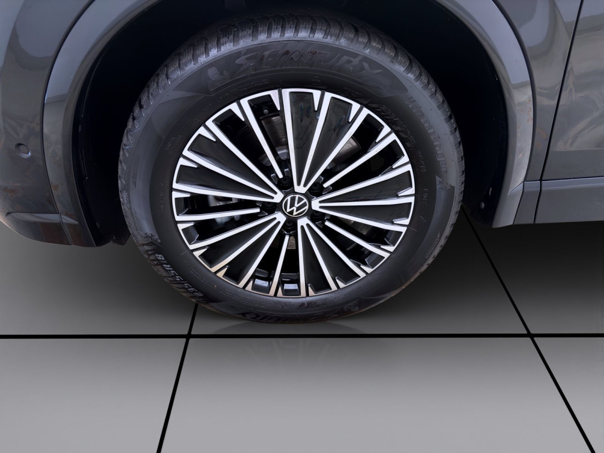 Thumb 8: Volkswagen Tiguan 1.5 TSI eHybrid DSG R-LINE AHK NAVI HuD KAMERA DCC
