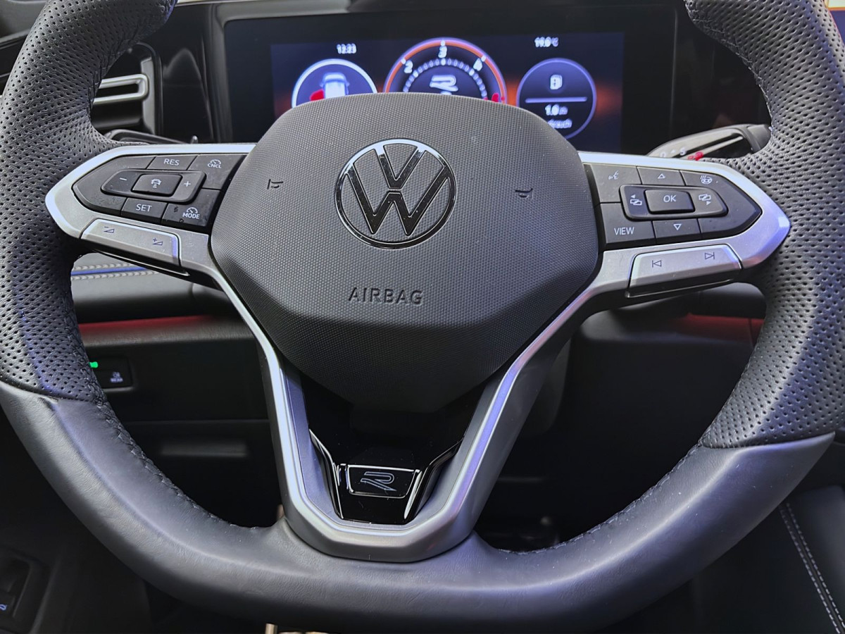 Thumb 12: Volkswagen Tiguan 2.0 TDI DSG R-LINE AHK HuD KAMERA NAVI