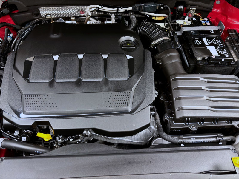 Bild 17: Škoda Karoq 2.0 TDI DSG SPORTLINE AHK NAV KAM DCC WINTER+ 18"