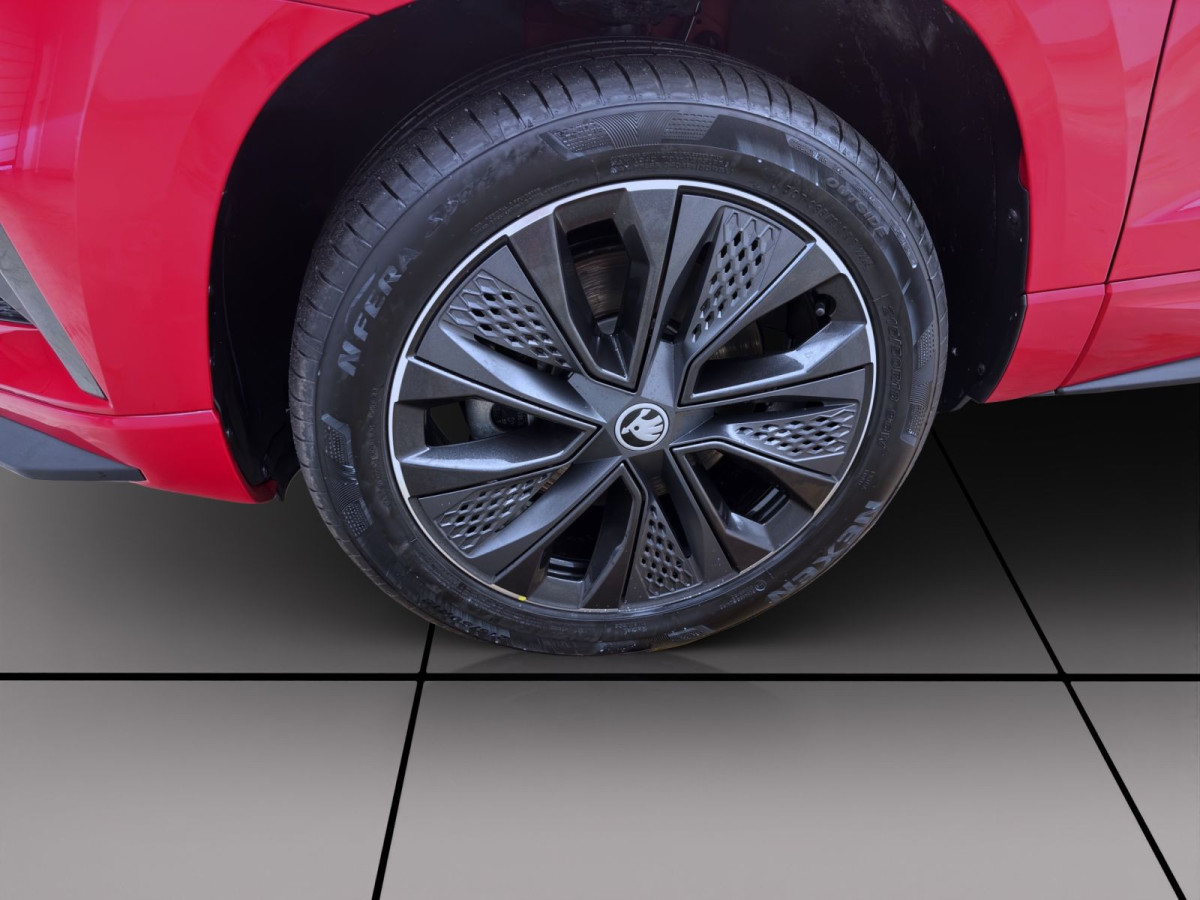 Thumb 7: Škoda Karoq 2.0 TDI DSG SPORTLINE AHK NAV KAM DCC WINTER+ 18"