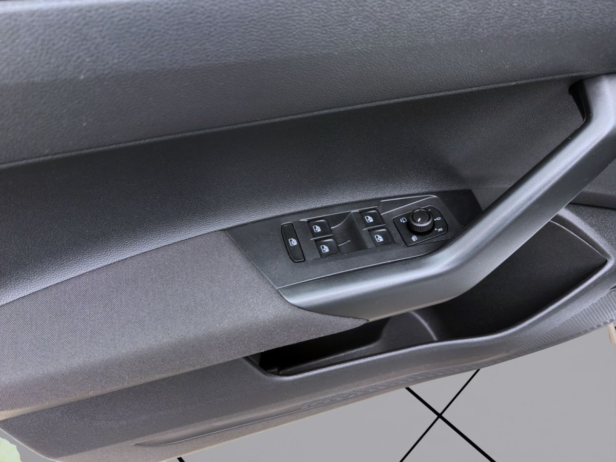Thumb 10: Volkswagen Taigo 1.0 TSI LIFE SITZHZG PDC KLIMA DAB+