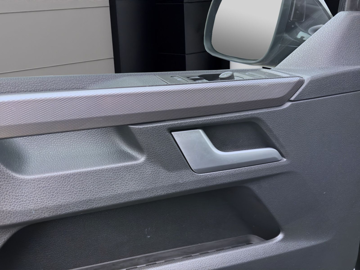 Thumb 9: Volkswagen T6.1 Multivan 2.0 TDI DSG 4M EXCLUSIVE STDHZG AHK NAVI DCC