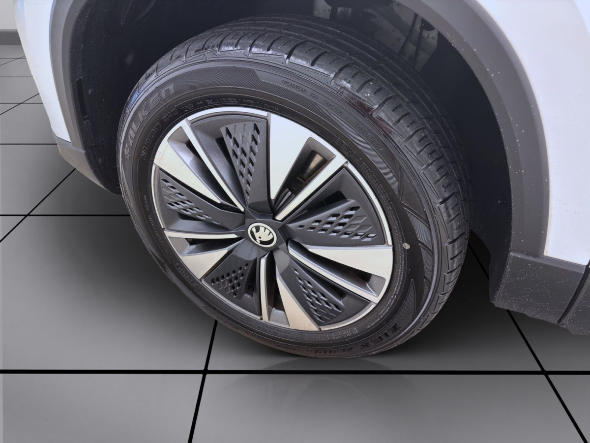 Thumb 7: Škoda Karoq 2.0 TDI DSG TOUR NAVI LED ACC AHK KAMERA