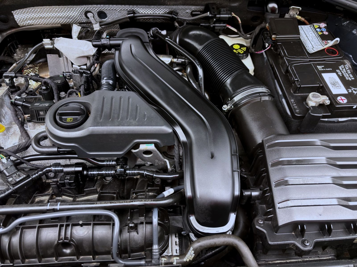 Thumb 18: Volkswagen T-Roc 1.5 TSI DSG STYLE AHK NAVI ACC LED+