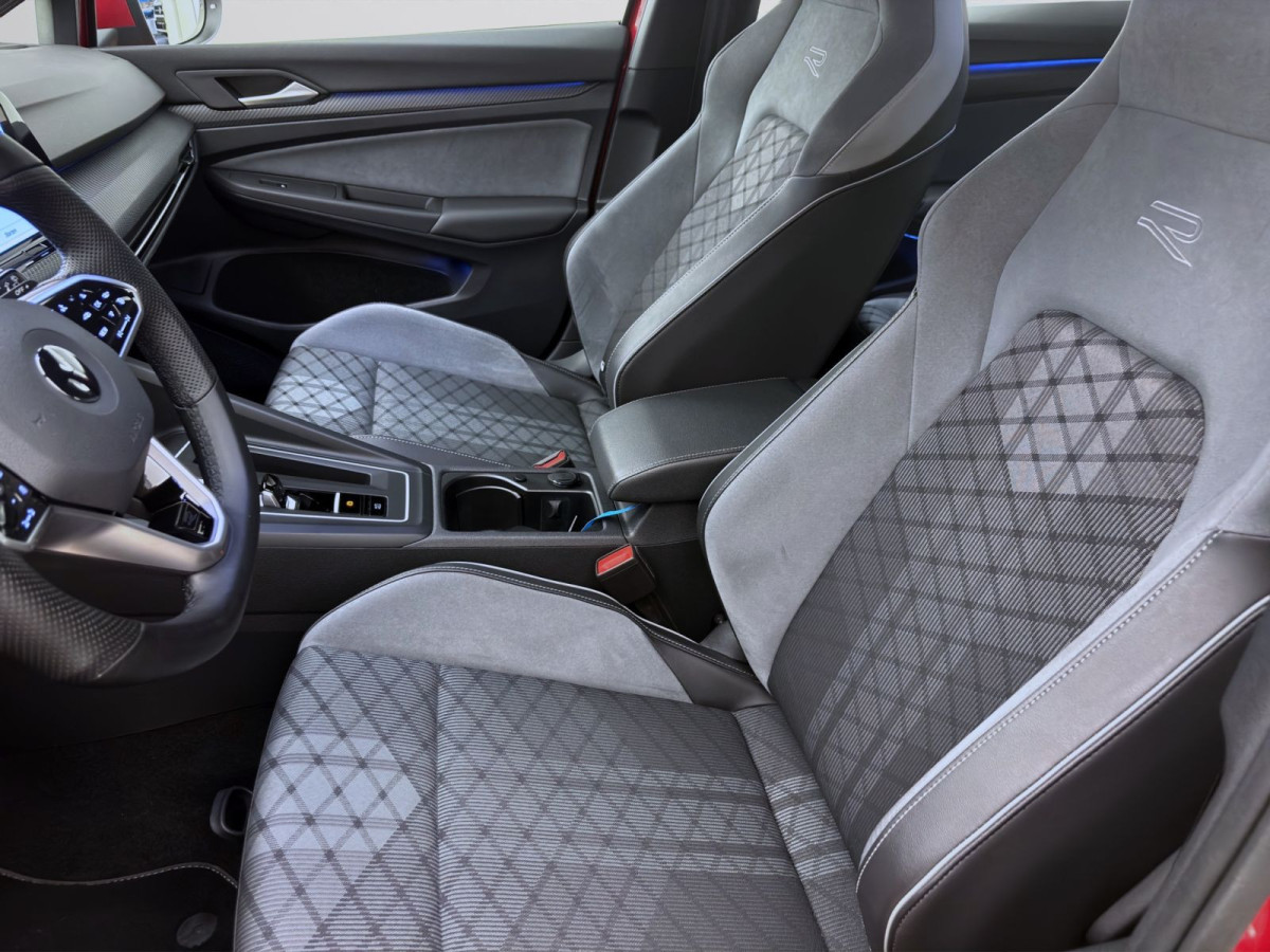 Thumb 9: Volkswagen Golf 1.5 eTSI DSG R-LINE NAVI SITZHZG PDC LED