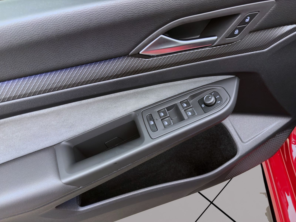Thumb 10: Volkswagen Golf 1.5 eTSI DSG R-LINE NAVI SITZHZG PDC LED