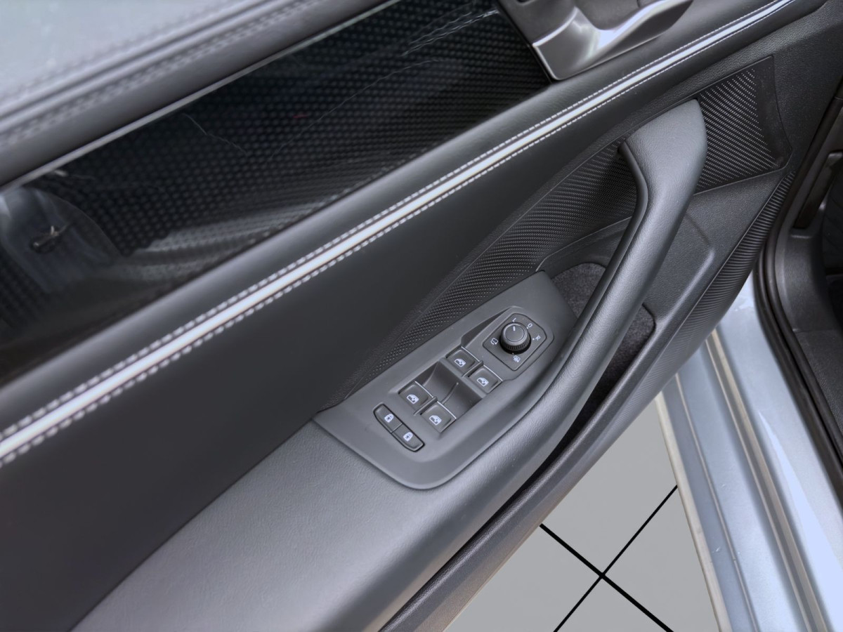 Thumb 10: Volkswagen Passat Variant 2.0 TDI DSG BUSINESS NAVI AHK HuD SHZG