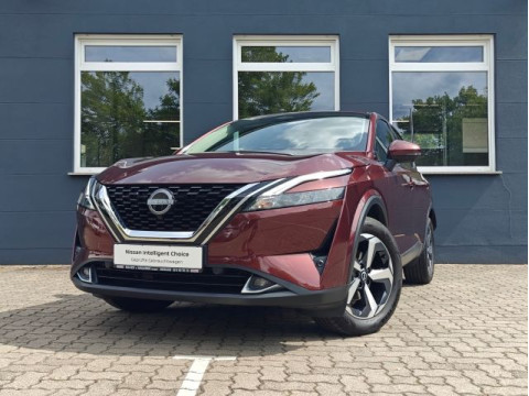 Automodell: Qashqai in der Farbe rot