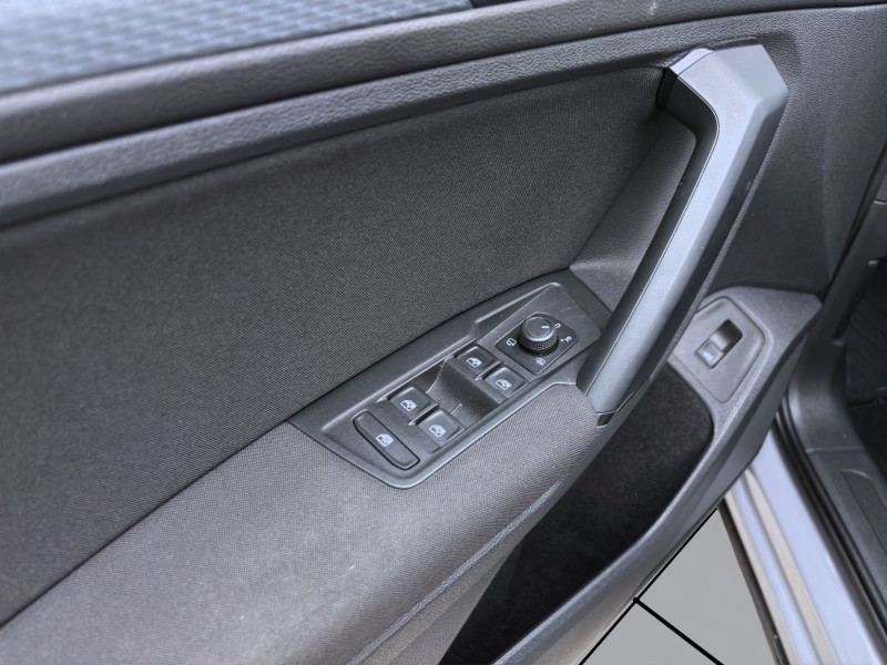 Bild 10: Volkswagen Tiguan 2.0 TDI DSG LIFE AHK MATRIX NAVI SITZHZG