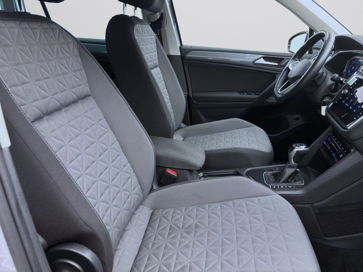 Thumb 16: Volkswagen Tiguan 2.0 TDI DSG LIFE AHK MATRIX NAVI SITZHZG
