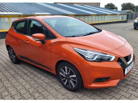 Automodell: Micra in der Farbe orange