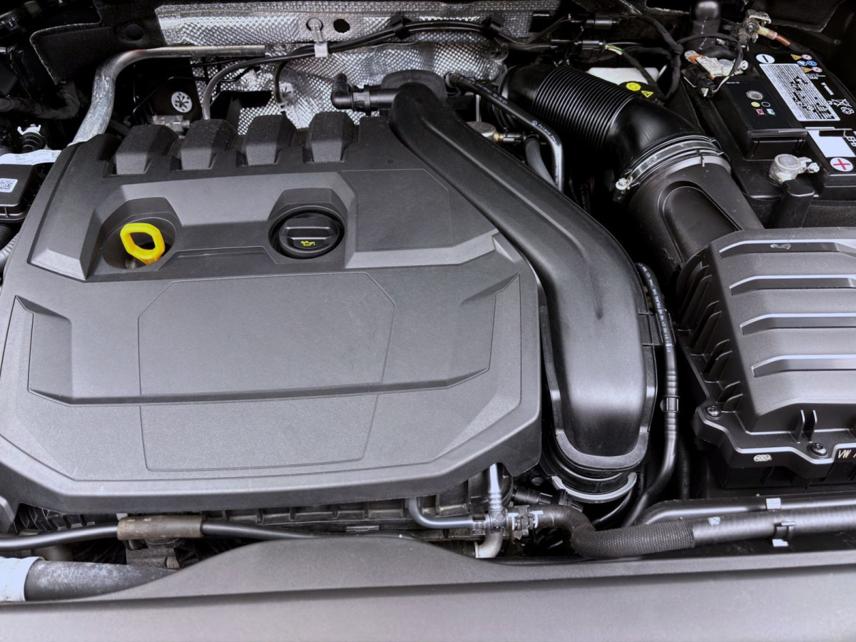 Thumb 18: Volkswagen Tiguan 1.5 TSI DSG ELEGANCE AHK MATRIX NAVI SITZHZG