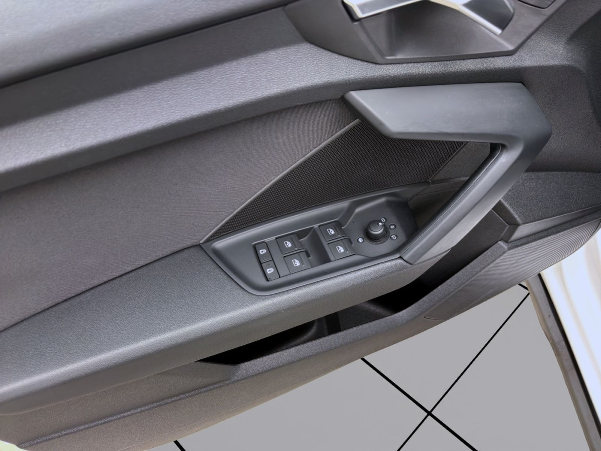Thumb 10: Audi A3 Limousine 40 TDI Q S LINE PANO NAVI+ SITZHZG PDC