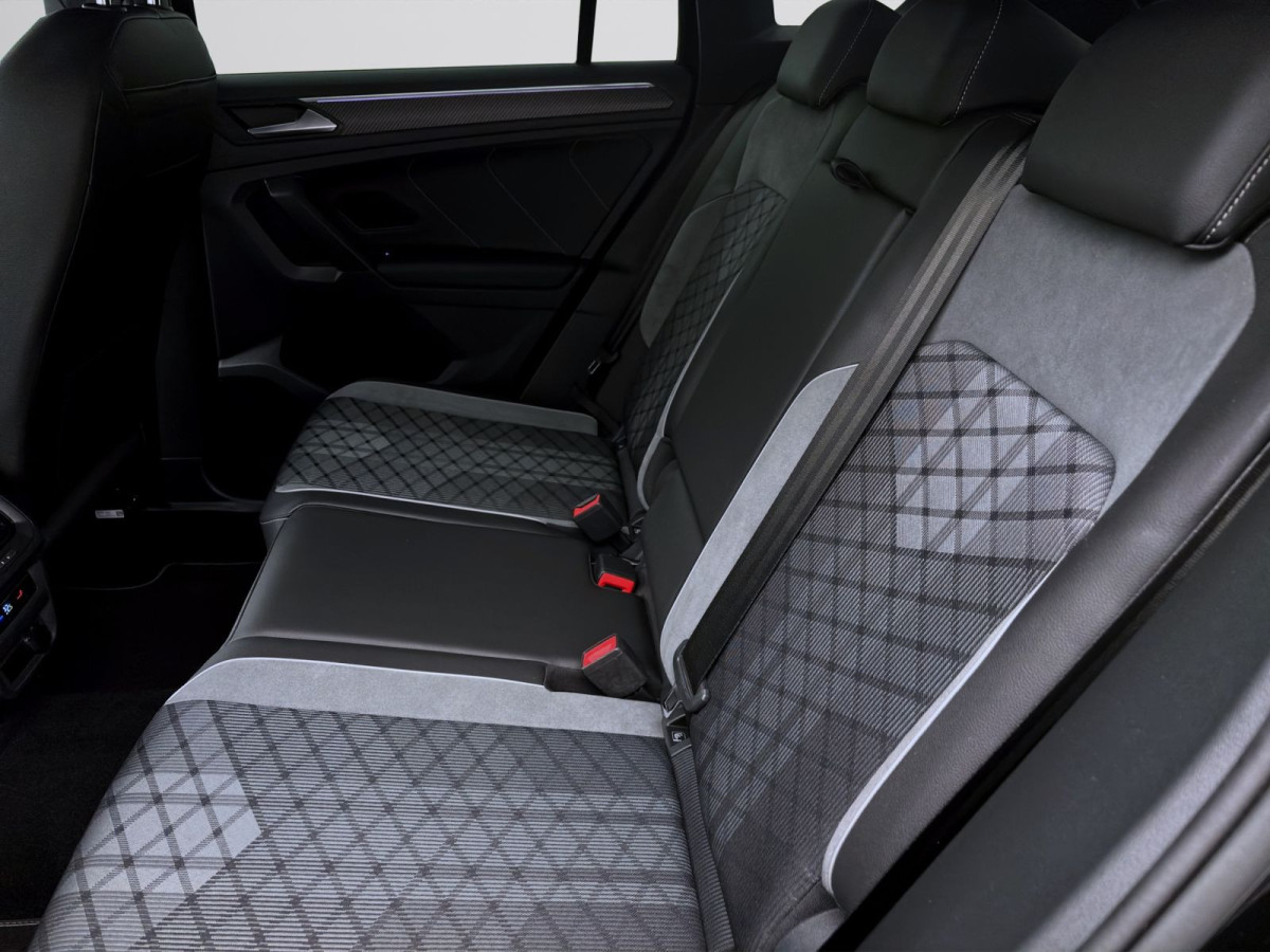 Thumb 15: Volkswagen Tiguan 2.0 TDI DSG R-LINE NAVI MATRIX SITZHZG AHK