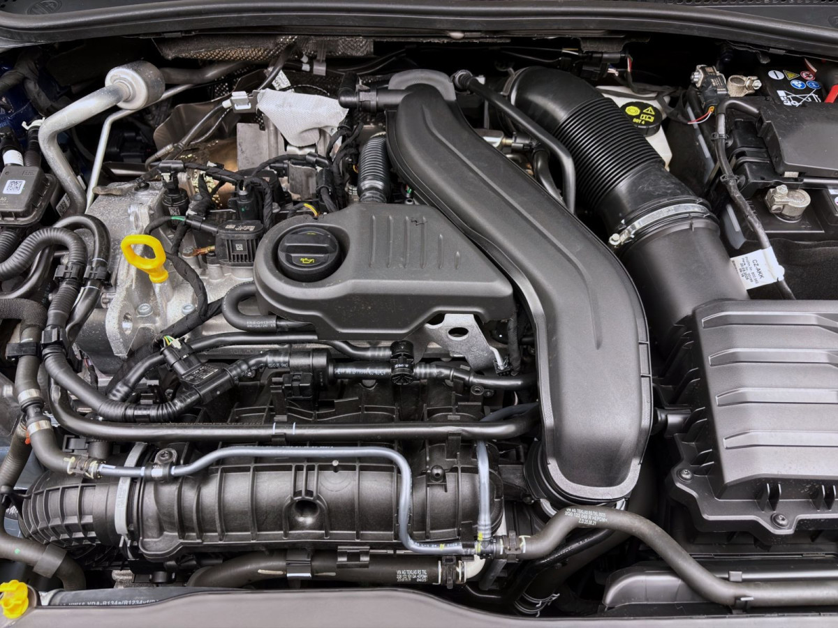 Thumb 18: Volkswagen Taigo 1.5 TSI DSG R-LINE PANO AHK IQ.LIGHT NAVI