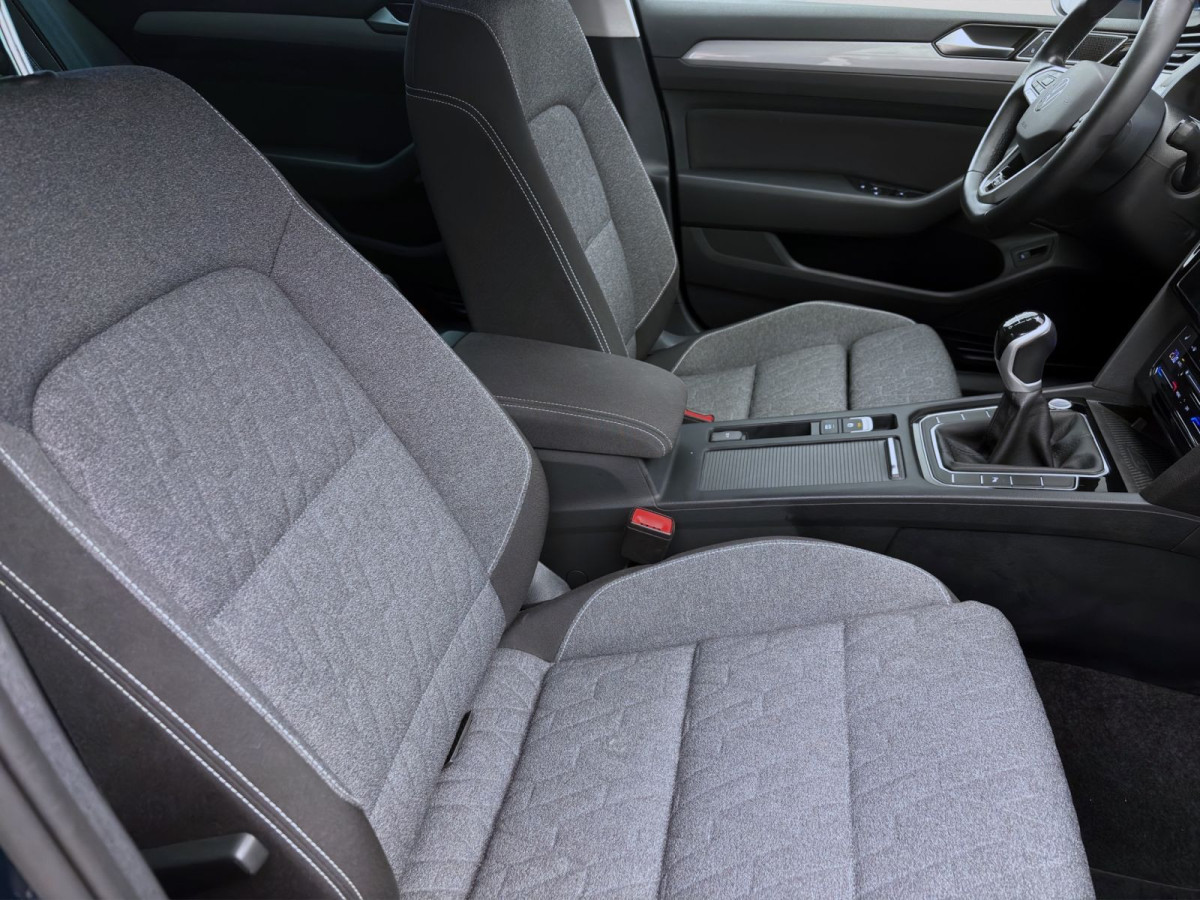Thumb 16: Volkswagen Passat Variant 2.0 TDI R-LINE AHK KAMERA NAVI PDC